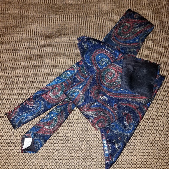 Paisley neck tie - Picture 2 of 2